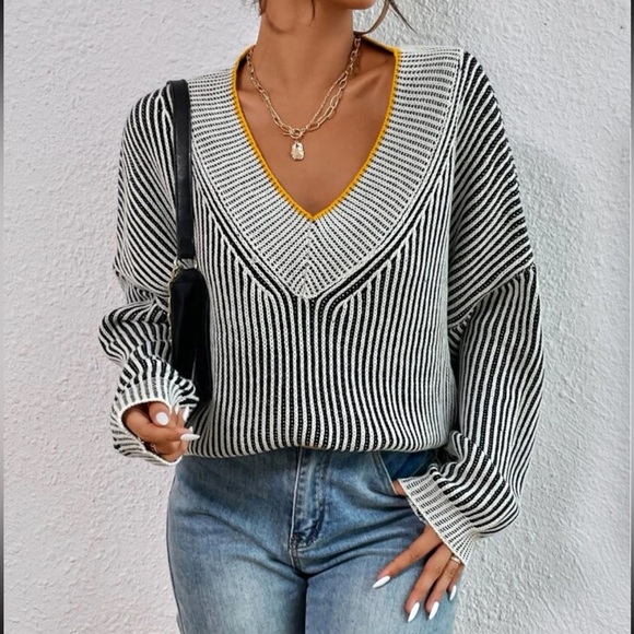 Plus size striped V neck sweater top - Picture 5 of 12